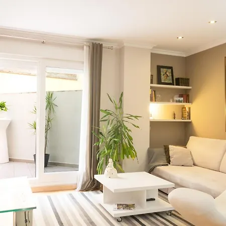 Living4malaga Atarazanas Executive Apartment *